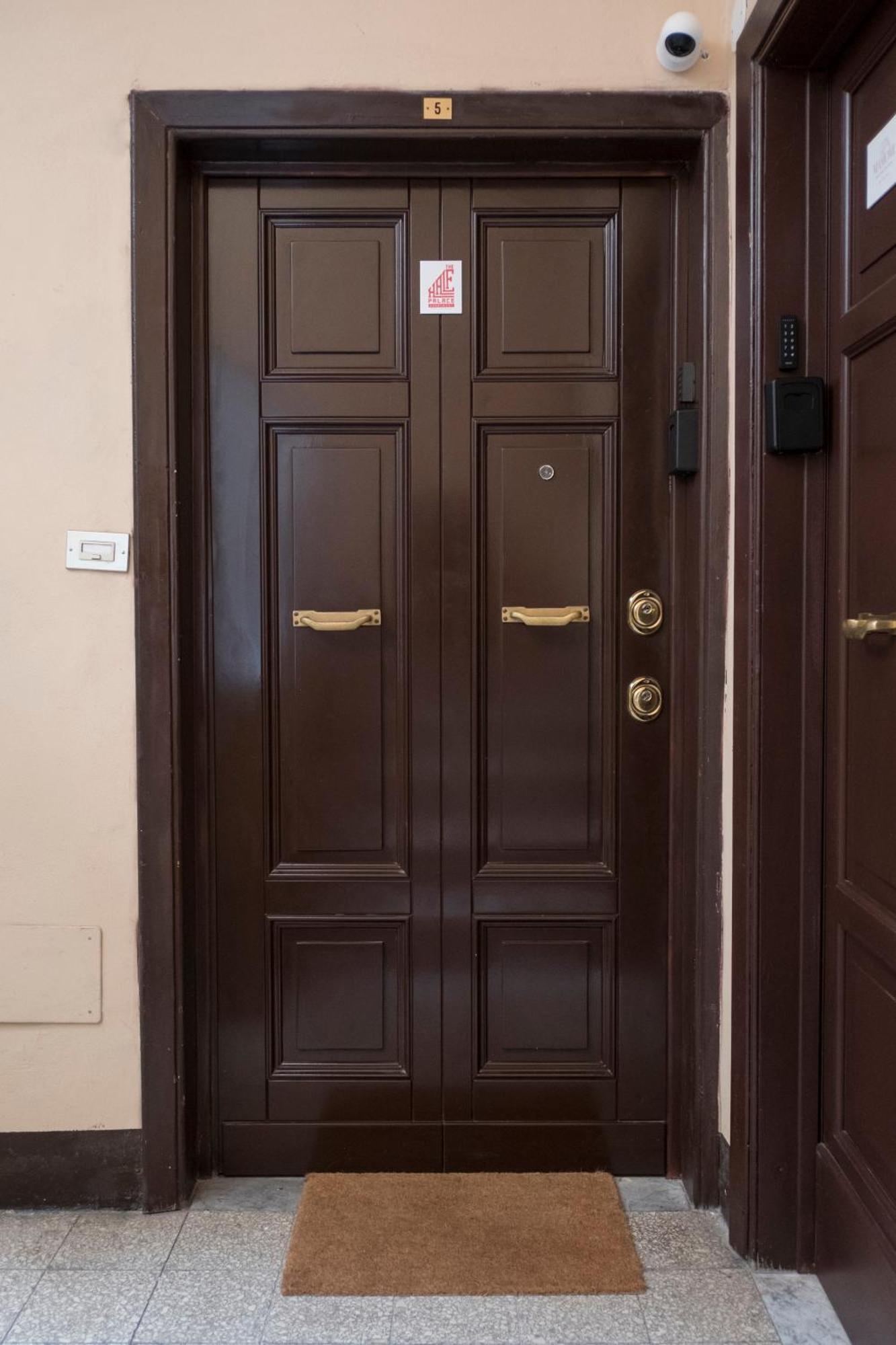 Half Palace, Relaxing Apartment In Rome San Lorenzo Bagian luar foto