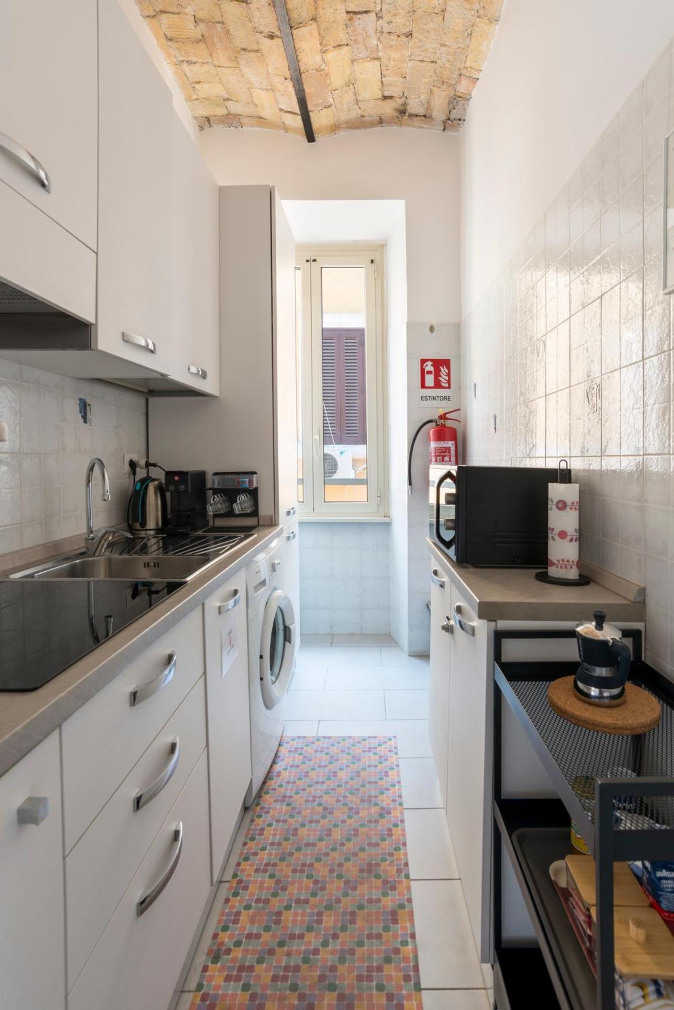 Half Palace, Relaxing Apartment In Rome San Lorenzo Bagian luar foto